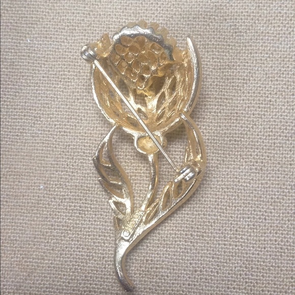 Vintage Lisner Flower Brooch Pin - Picture 2 of 3